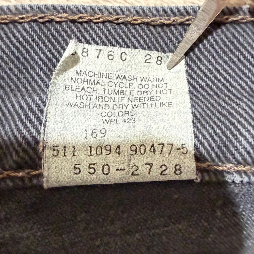 Vintage Levi's 550 Jeans Men 32x36 Blue Relaxed Fit Tapered Leg 90s USA Made Y2K
